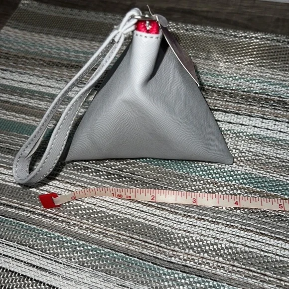 🙋🏻‍♀️☀️ALL ITEMS $4 EACH SALE Triangle Zipper Pouch Wristlet NWT SOLD SEPARATE - Picture 6 of 12